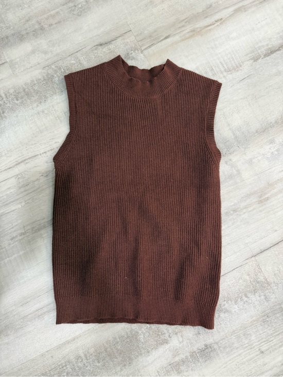 Sweaters - Sleeveless Ribbed Knit Top - Deep Brown